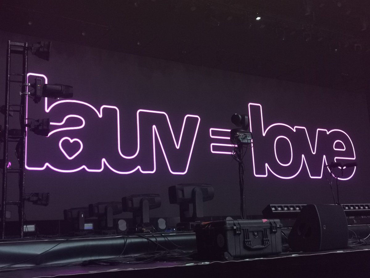 No9Photo's tweet photo. A very, very, very happy evening💙💙💙💙💙💙💙
Better than four years of oxalate esicitalopram
#lauv https://t.co/qWdHdlidPh