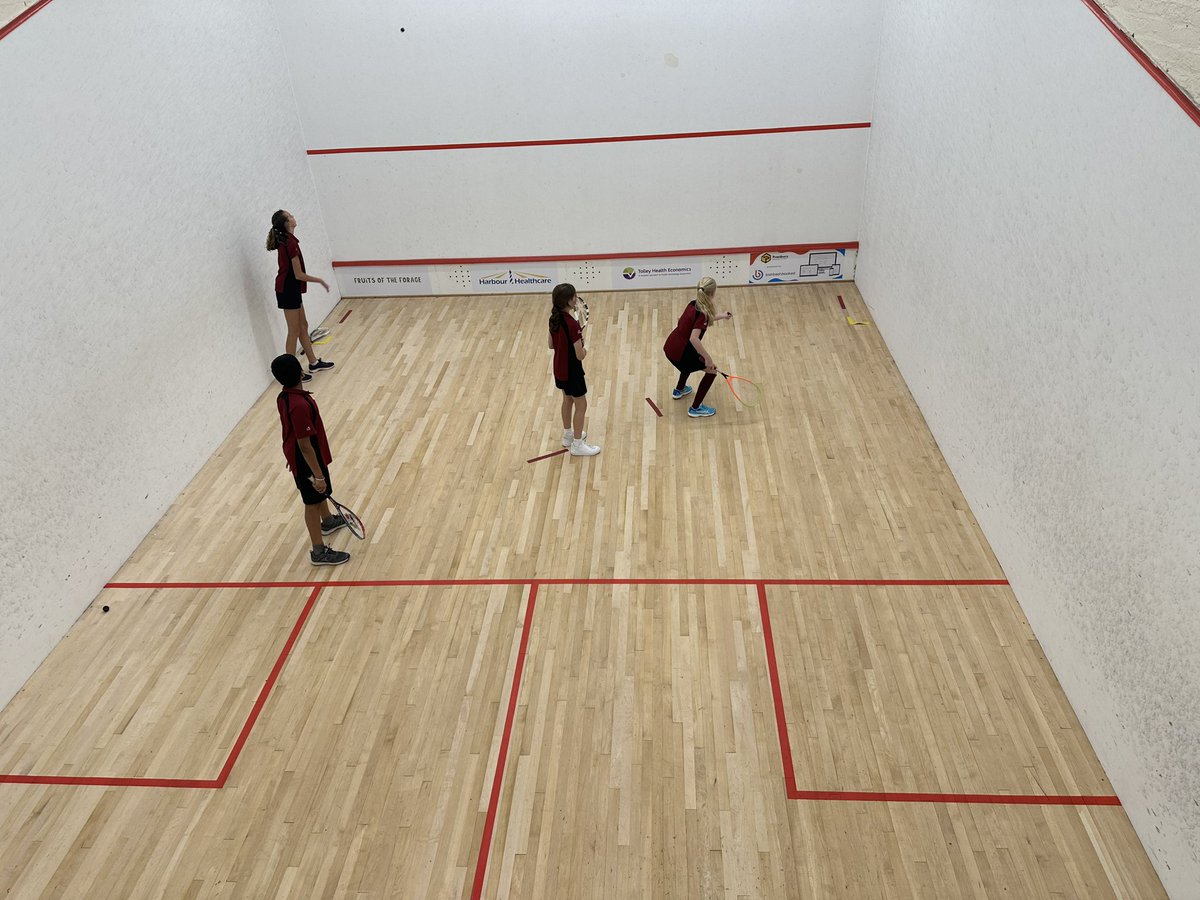 tytheringtonPE's tweet photo. Great to be back @PrestburySquash for our first session of the school year. Thanks to @InspireSquash former student @JamesWalton1014 and Lewis Robins for the brilliant coaching. Sign up at the P.E. office from Monday to attend next weeks session! #ExtraCurricular #Squash 👏👍 https://t.co/a8tLFKt4v2