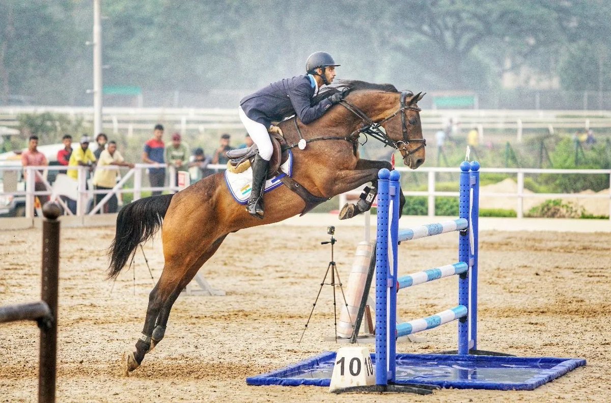 Amateurriders's tweet image. Entering the Weekend Finally!! 💯🔥🤩
#tgif #weekendvibes #tgifvibes
.
.
 #thingstodoinmumbai  #events  #horseriders #sports #behindthescenes #dressagerider #dressage  #dressagehorse #showjumping #showjumpinghorse #showjumper #showjump #dressagecompetition #power #passion