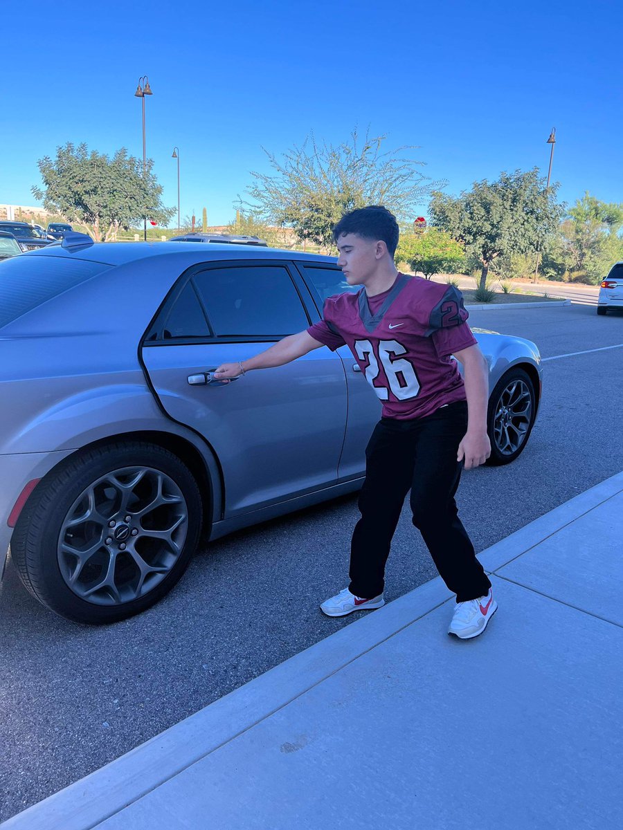 WGFBooster's tweet photo. This morning, Red Wolves visited Wrightson Ridge Elementary, welcoming students and even dropping by some classes. "Starting the day strong before the big game. Go, Red Wolves! Great young men and community leaders. #PackMentality #GroveFootball @SOAZFootball @gridironarizona https://t.co/YA0IqjBwWp