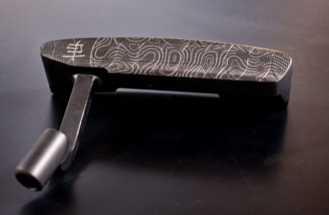 Who's soaking up the last summer days on the course this weekend?! Check out our custom engraving on this Tour Proto putter. Dare we say it's a hole-in-one? 😏 #engraving #laserengraving #torontoengraving #specialtyengraving