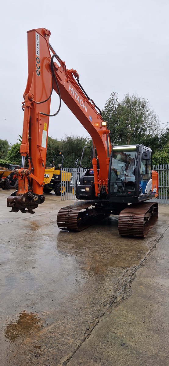 SAP_Landscapes's tweet image. The weather may have taken a 180 degree change since this time last week, but in all honesty, we don't mind, as Friday feels don't get much better than our delivery today.

Looking forward to putting our newest member of the team into action!🎉 ZX 130-6