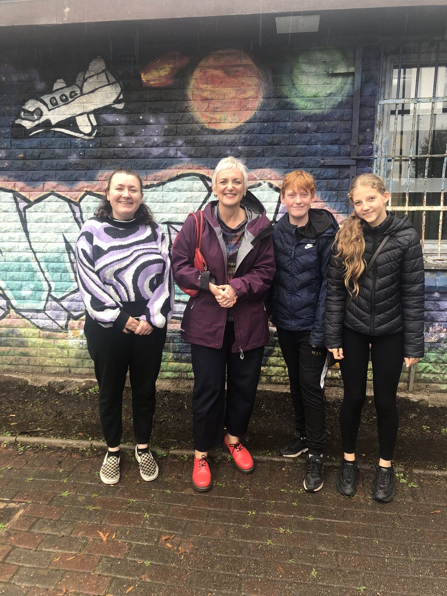 AConstance23's tweet photo. Great fun visiting @vennieyouthclub today to meet new manager @EmmieMCLD and two volunteers who were telling me what is great about The Vennie, volunteering and Mr P’s modern studies class @deans_chs @deanschs https://t.co/3teBzVzvrB