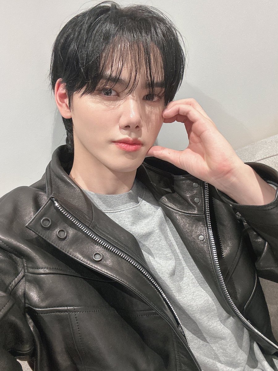 CRAVITY_twt's tweet photo. 잘자여 모두들🥰
#민희 https://t.co/1FolUHdfZv