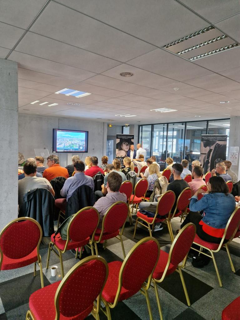 🔁 #ÉVÉNEMENT | 📸 Retour en images sur l'événement que nous avons coorganisé avec @Stellium, à l'occasion du lancement officiel de la commercialisation de notre tout nouveau projet #immobilier à Marseille : « Campus Chartreux ».
✨Un grand merci à tous les participants !