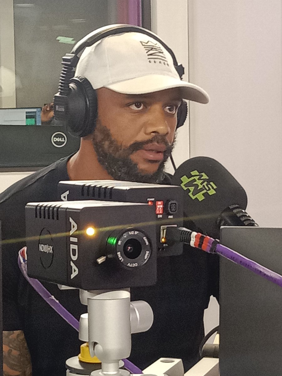 Sowetan1981's tweet image. And for #LegendsNight @13LionelMapoe14 is the #MSW with @robertmarawa.

Stay tuned!!!

Should you like to engage, send your WhatsApp voice notes to 060708484.