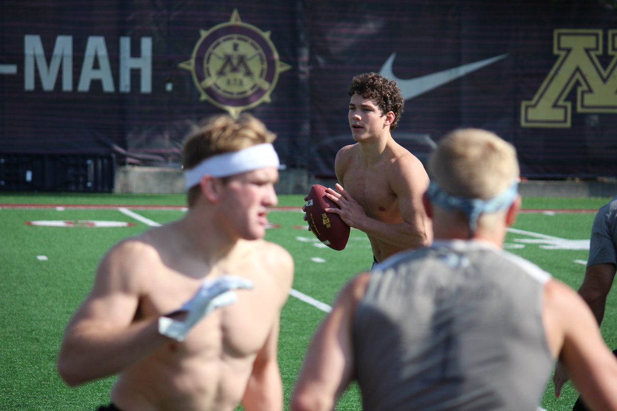 GopherWrestling's tweet photo. Hey @GopherFootball, let us know if you need any reinforcements! #RTB https://t.co/H2uEcLUlBI