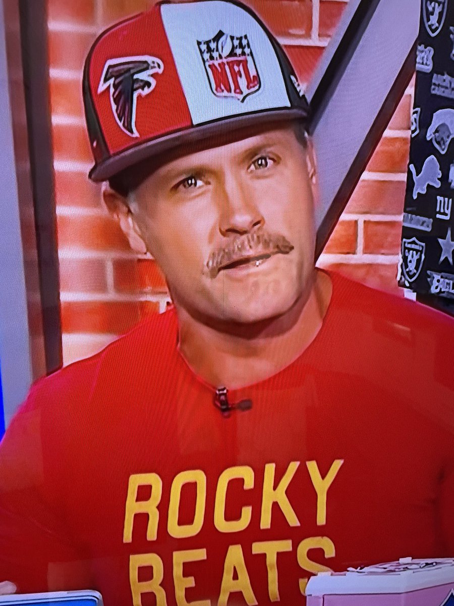GreggSargent's tweet photo. Who gives a rats’ ass about this guys fuzz stash?!! https://t.co/eckYJwdQMS