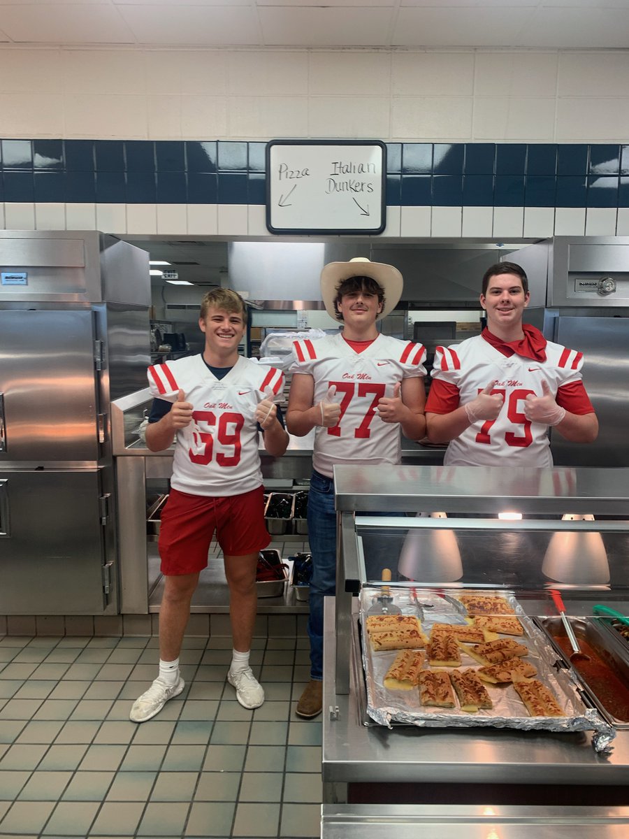shane50433's tweet image. Oak Mountain football players helping out there school on Gameday
@FootballOmhs #OneUnit #AllIn
