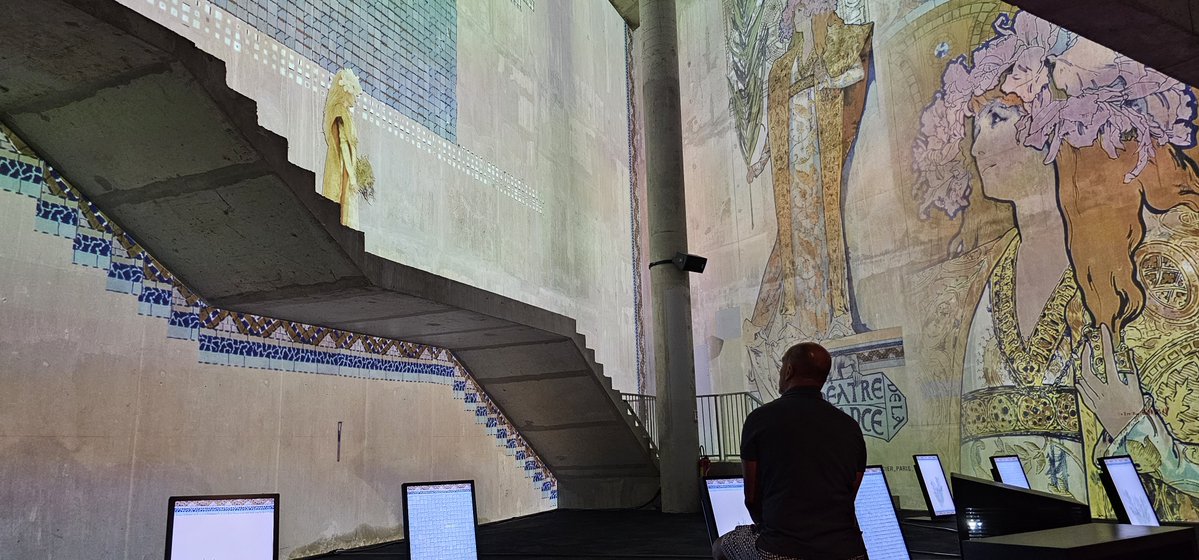 FaimpAvicom's tweet photo. Enjoy the #DigitalExhibition #EternelMucha at @GPImmersif with big #audiovisuals & interactive devices. The artist designed many posters for Sarah Bernardt & you can chat with her using #ArtificialIntelligence by @AskMonaParis. Free access with your @IcomOfficiel card https://t.co/5GwjPf8WSP