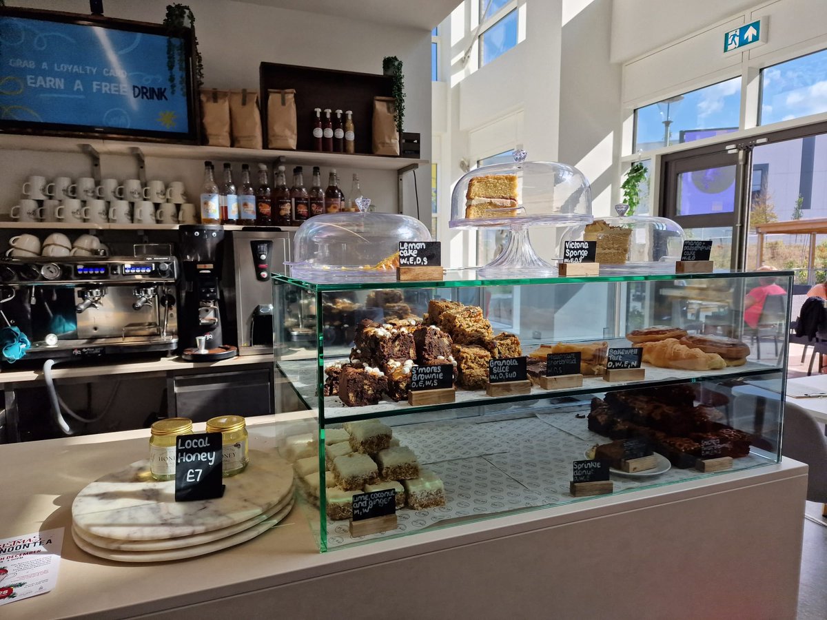 Happy Friday! 📷
Glass Bakery, Cafe and Retail Display Cases
*Customize to your exact dimensions
*Additional features listed below to upgrade a simple display counter:
Glass Base
Sandblasted logo/any design
Shelves - half or full depth
Fixed and removable shelves
Sliding doors