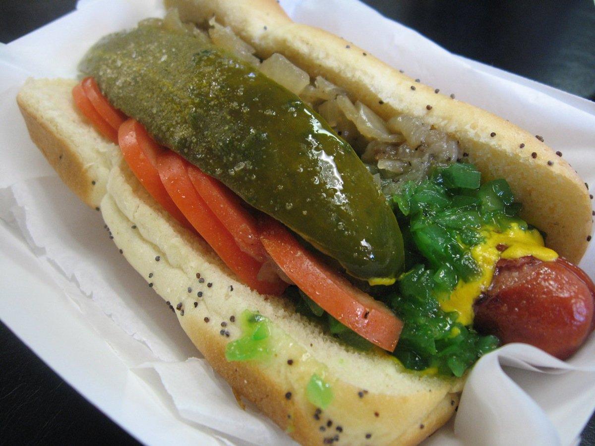 DAshley081275's tweet photo. #ThisIsMy Hot dog (although I'd take off the tomatoes). This is the only kind of dog that I like. https://t.co/YGlHXpVwJK