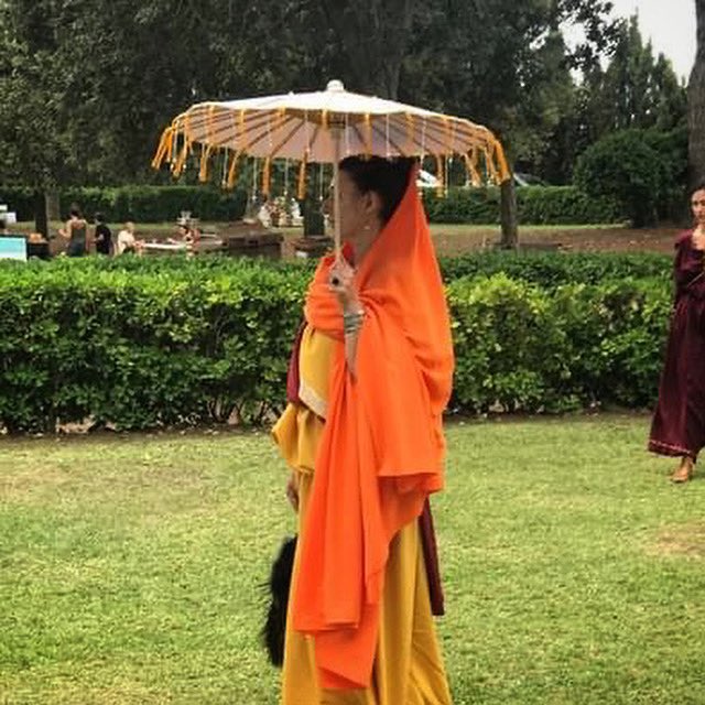 BarcinoOriens's tweet photo. Domina. Umbella.
Pulchritudo Feminae.
#ArsOrnatrix #ArsOrnandi #Umbrella #Emporiae #PulchritudoFeminae #ancientRome #Mulier #reenactor #reenactment #Umbella #Umbra #MACEmpuries https://t.co/Xms5rEDapa
