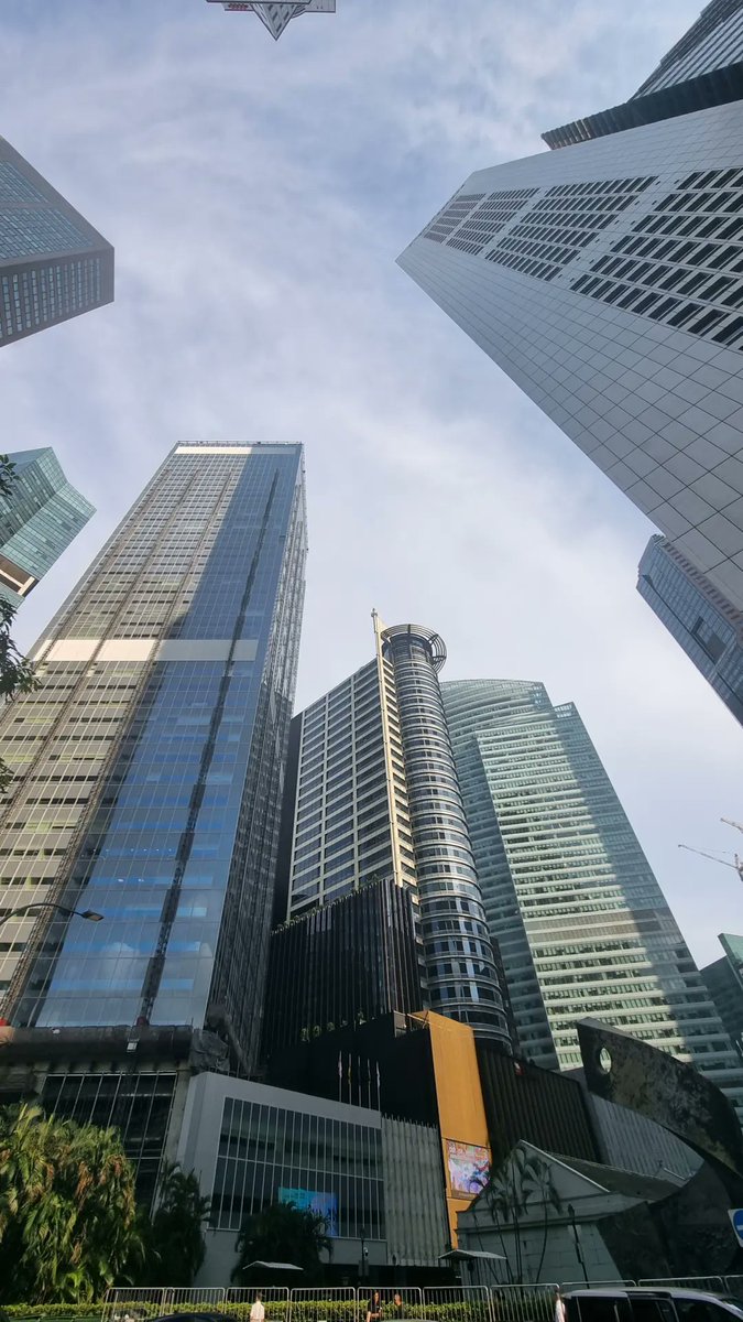 Eg0Alex's tweet photo. Just one Friday in #Singapore:
1) Meeting with friends
2)#StablecoinSummit
3)#web3connect
4)swimming on #palawan #sentoza
5) feeding a rhino #nightsafari https://t.co/kYtUAqJcVV