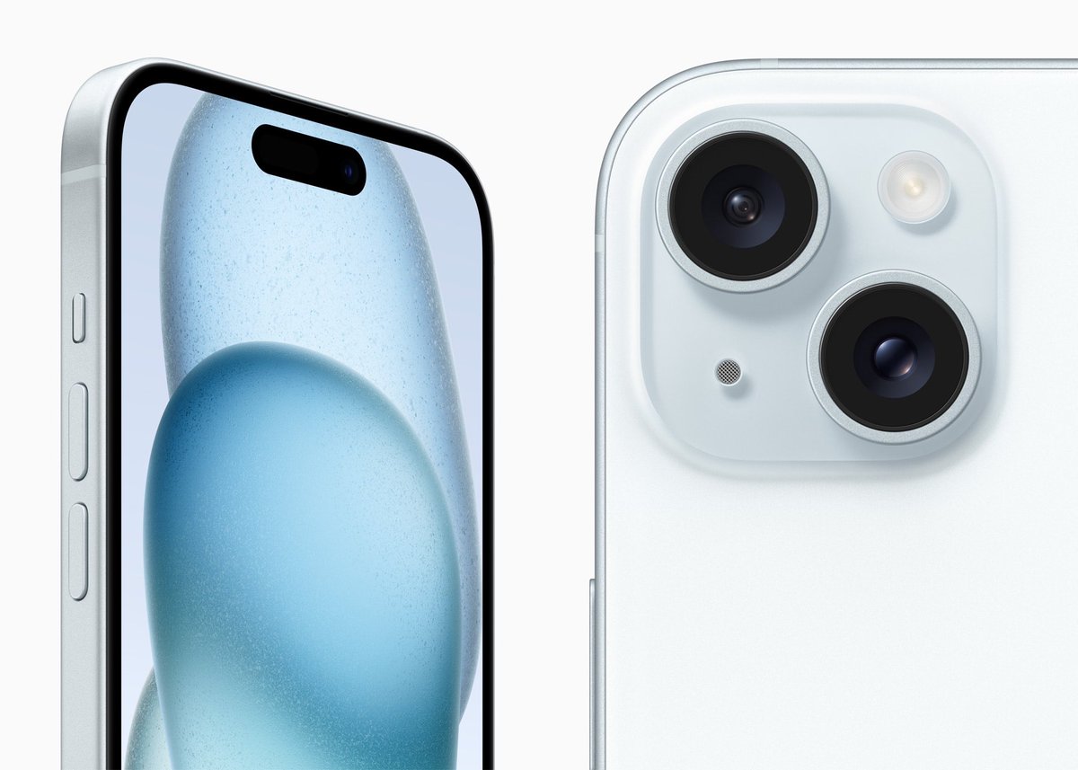 CuriosityTech_'s tweet photo. Breaking🚨

Even if Apple barely mentioned it in their conference, the battery on the new iPhone 15 lineup seems definitely bigger than last year’s iPhone 14 lineup🔋⚡️

#iPhone15 #Apple #AppleEvent #AppleStore #Battery https://t.co/rgo1kBbMnQ