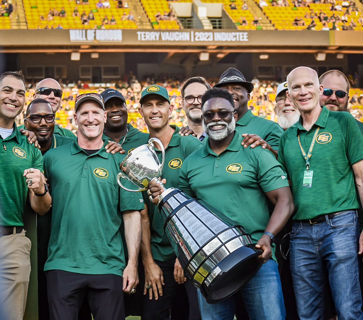 WanderlandPhoto's tweet photo. It was an absolute honour &amp; blessing to capture a few moments of this legend's induction to the Eskimos/Elks Wall of Honour.
Congratulations once again, Terry Vaughn!
💚💛
Once.
Always.

We thank to the @GoElks for giving us outstanding media opportunities. https://t.co/AMDOKy688P