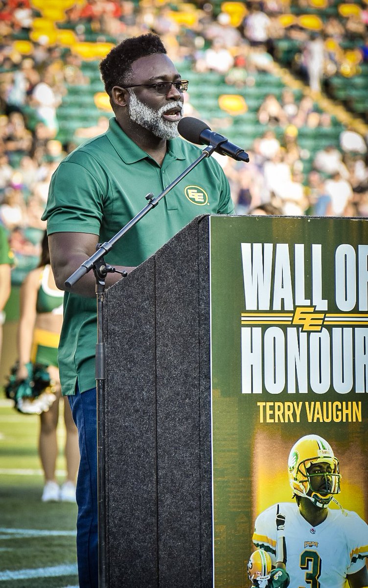 WanderlandPhoto's tweet photo. It was an absolute honour &amp; blessing to capture a few moments of this legend's induction to the Eskimos/Elks Wall of Honour.
Congratulations once again, Terry Vaughn!
💚💛
Once.
Always.

We thank to the @GoElks for giving us outstanding media opportunities. https://t.co/AMDOKy688P