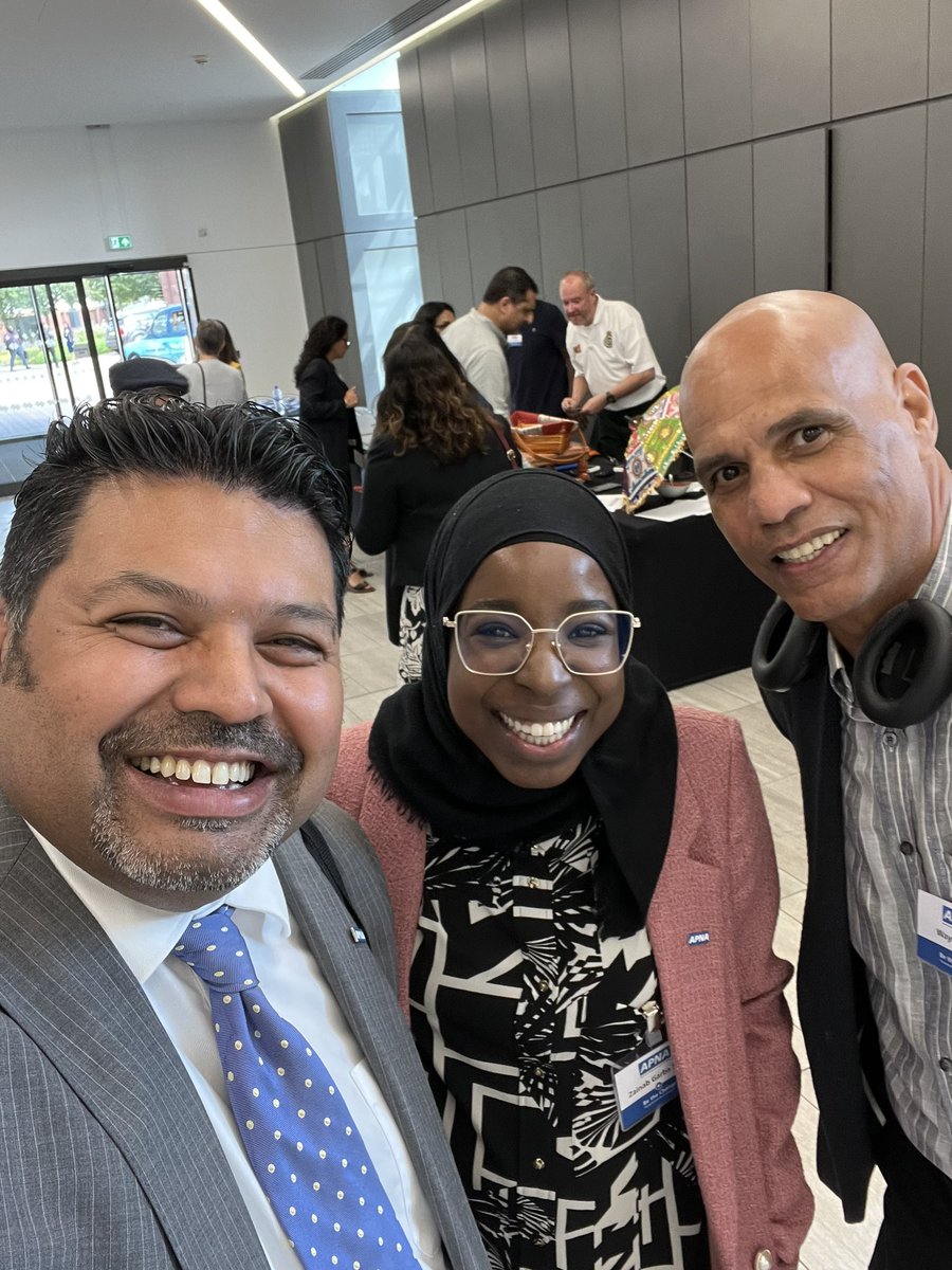 Super to meet and discuss with @ZainabGarbaSani and Wayne Farah @NHSC_BMELeaders #APNA23 #TeamAPNA @ApnaNhs