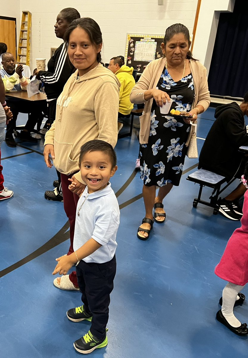 karencerabone's tweet photo. Happy Grandparents Day from Preschool at Bradley BES#109. We read Shoes From Grandpa and decorated our own shoes!  #GrandparentsDay @TheaJackson8 @Asbury_ParkSD https://t.co/E86YnMuc1m
