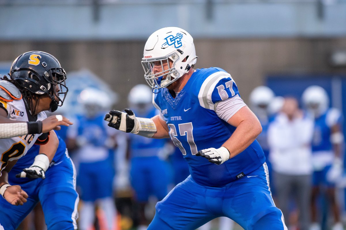 💨𝗙𝗔𝗦𝗧 𝗙𝗔𝗖𝗧 𝗙𝗥𝗜𝗗𝗔𝗬: <a href="/ccsu_fb/">CCSU Football</a>

‼️ The Blue Devils' offensive line is one of 11 teams in the FCS that have not conceded a sack this season.

#NECFB x <a href="/CCSUBlueDevils/">CCSU Blue Devils</a>