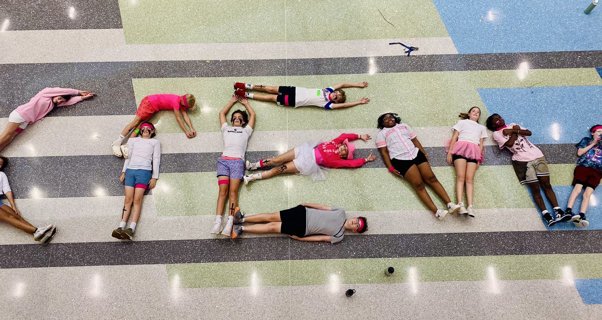 mbullard's tweet photo. Side Quest! #lovemycrew @LakesideMS_Lex1 @MsAlexPinto https://t.co/c9Qr5StYt9