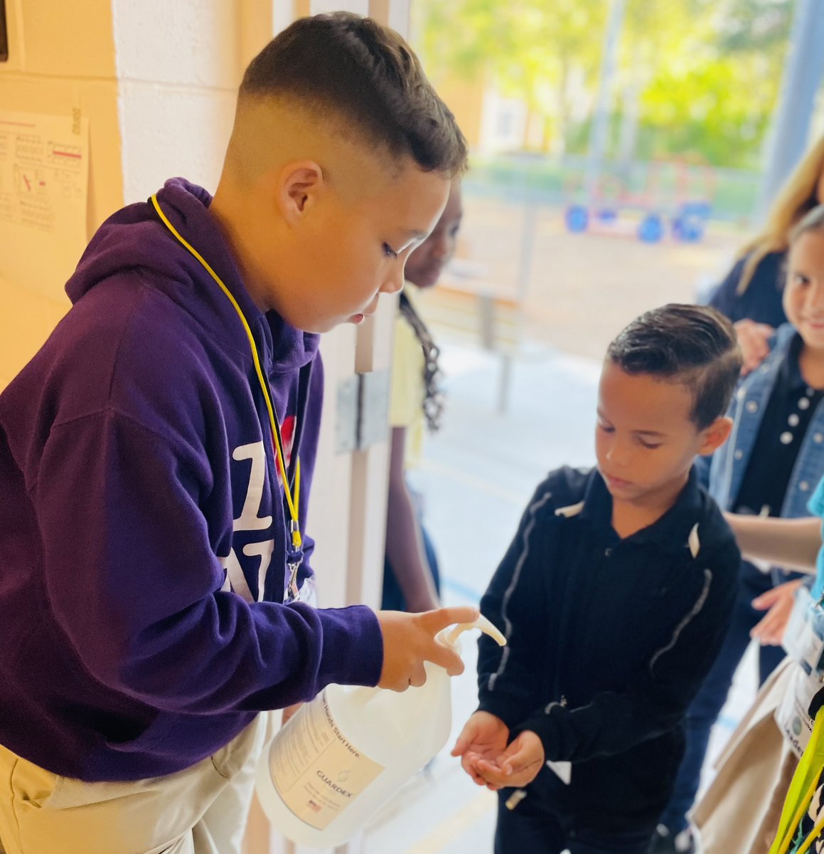 MrsSMendozaCPE's tweet photo. International Cafe Leadership team: They are #Proactive organized &amp;  becoming Future Global Leaders! @blackbearsroar @TheLeaderinMe #InternationalCafe #MLLsCan #futureleaders https://t.co/MCGKXQCHCz
