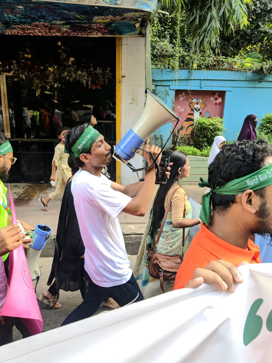 IsmailHosan223's tweet photo. Global climate strike
#fridays_for_future
#eco_network_global
#fossil_finance_should_stop https://t.co/aHwvKpM6T4