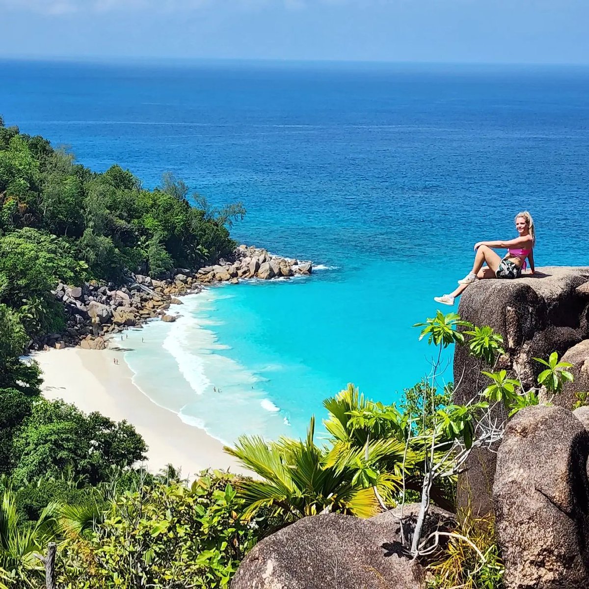 visitseychelles's tweet photo. Lose yourself in the stunning beauty of Anse Georgette Beach, a true paradise on Praslin's northwest coast with turquoise waters and ivory sands🏝️🌊 

📸Photo credits to @travel_steffi86 on Instagram

#seychelles #ansegeorgette #beach #praslin #nature https://t.co/zv9rs5gX46