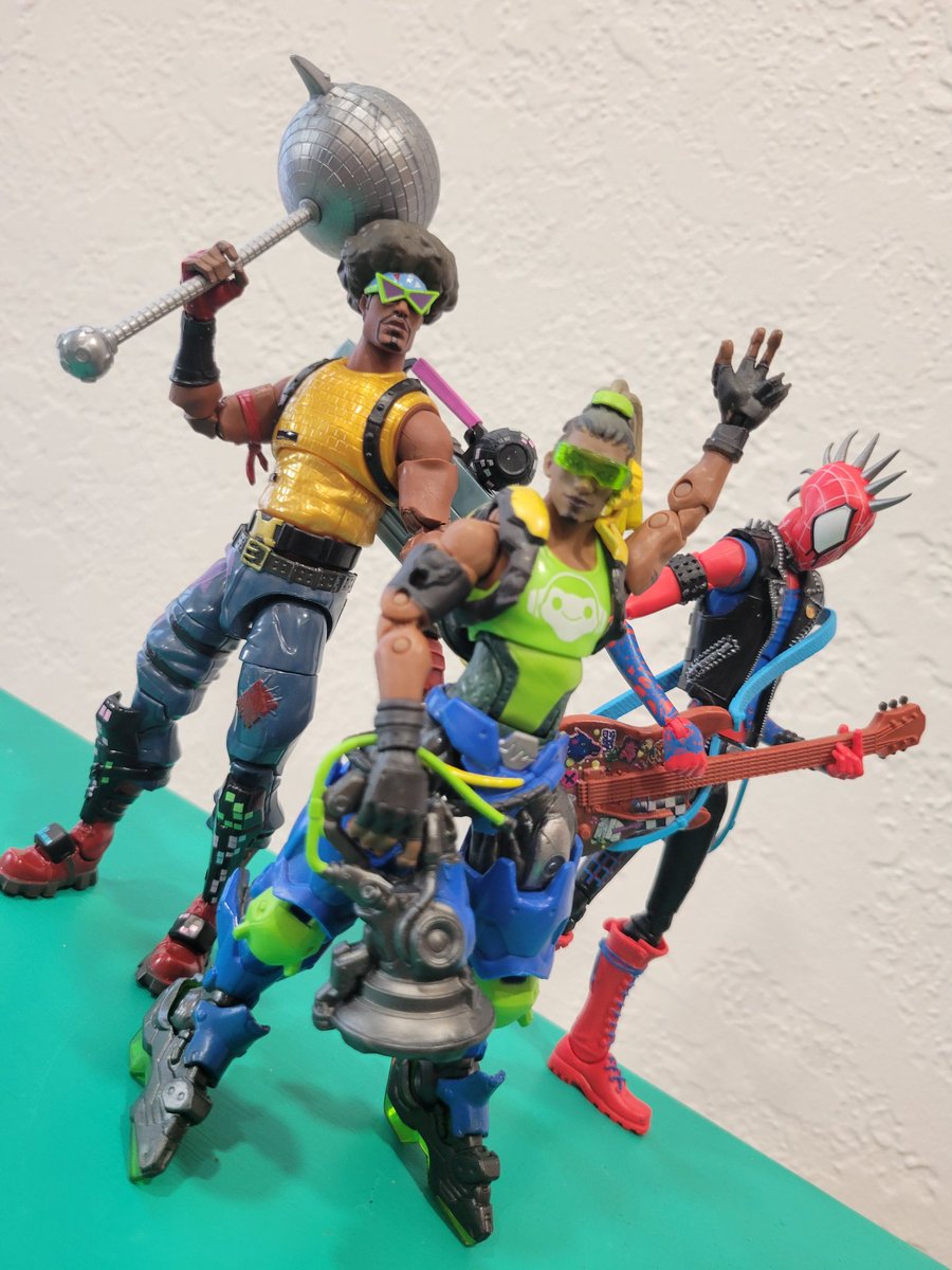 JohnsonIsLovely's tweet photo. What boy band is this? Wrong answers only
#TheCultureSet #Spiderpunk #Overwatch2 #Fortnite #hobiebrown #funkops #lucio #hasbro https://t.co/ChUHgZdiDJ