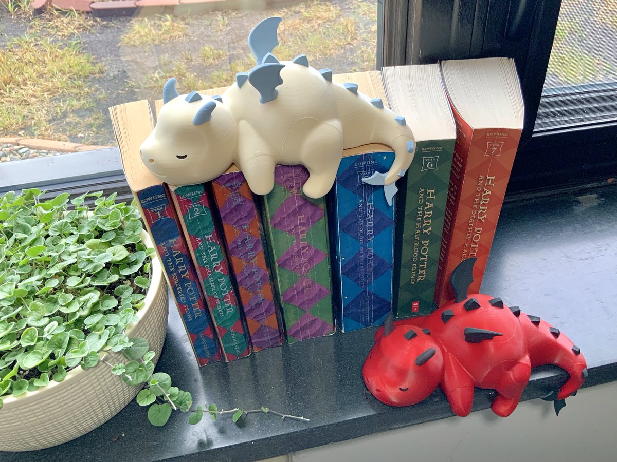 006_code's tweet photo. Feel Cozy with a sleepy little dragon sitting on your shelf. 😴
Sleeping Shelf Dragons now for sale as downloadable 3D printing Files, on Cults3D and my Ko-fi page

https://t.co/VT5whnIiJr https://t.co/SHc6civEaV