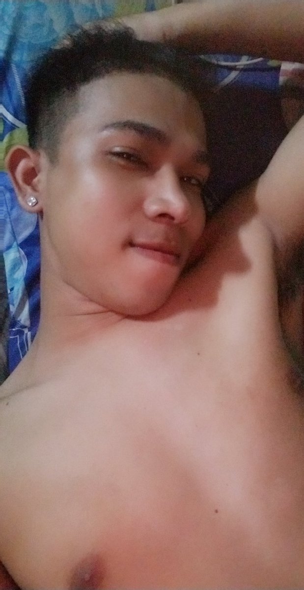 Gyboy9's tweet photo. Nếu mà có thằng bồ chuối to như vậy thì có nước sướng 🍌😝 https://t.co/v2HjSE02r1