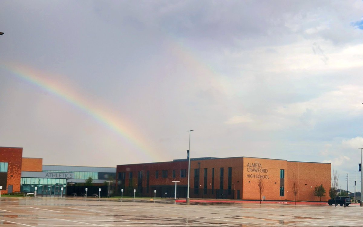 coxrob75's tweet image. Even in storms, hope and beauty emerge. If you are feeling overwhelmed.. remember your WHY, your path - don't focus on the storm, but rather the rainbow. WE are the light that makes the rainbow possible for our students! @ACHS_Chargers @FortBendISD #ChargedUp #ForgeAhead