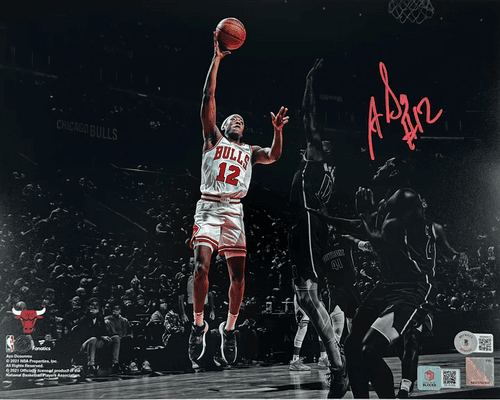 In @AyoDos_11's last game against the Pistons, he put up 9 points, 2 rebounds, 2 assists, and 1 steal, helping the Bulls secure the win.

Get his signed print on #HUMBL!  

humbl.com/shop/collectio…

$HMBL #BullsNation #AyoDosunmu #PoweredbyHUMBL 🏀📷