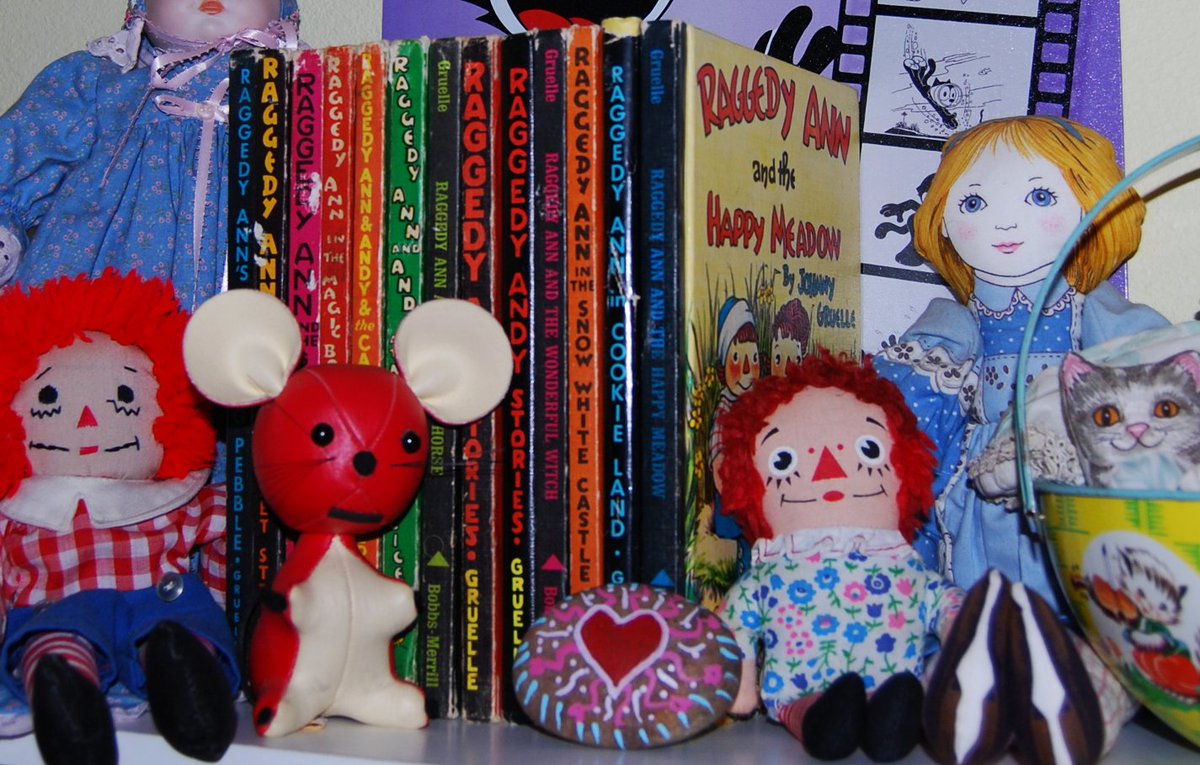 #raggedyann #stories #books #vintage #dolls #toys #lostandfoundtoys #girls #kids #classic #children #library #vintagekids #cats #nostalgia friendlyghost.typepad.com/lost_found_vin…