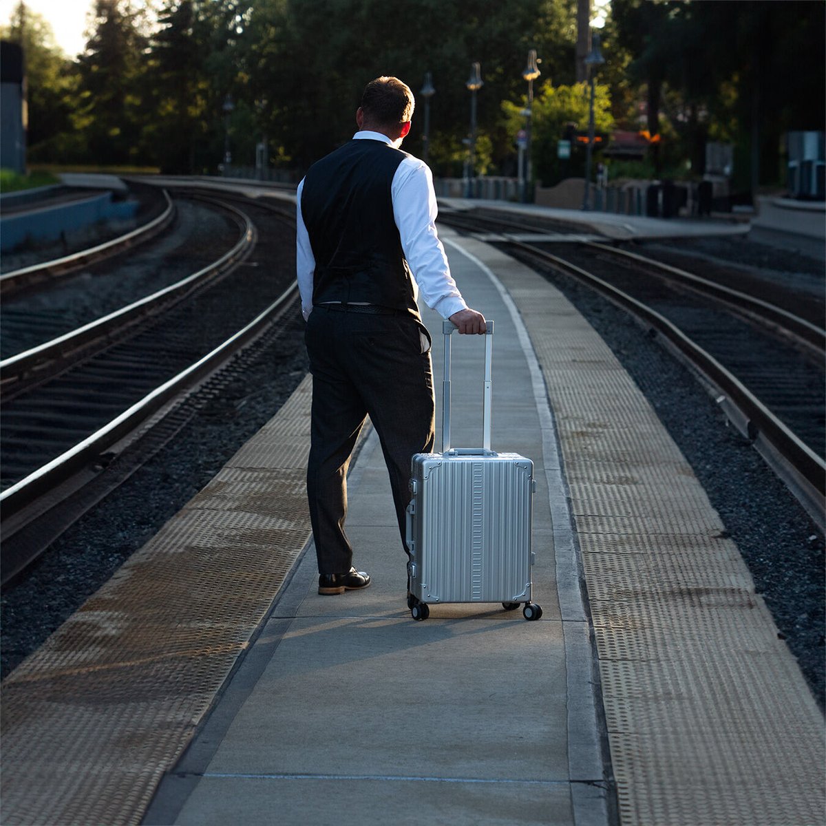 Aleon Aluminum Case tweet media