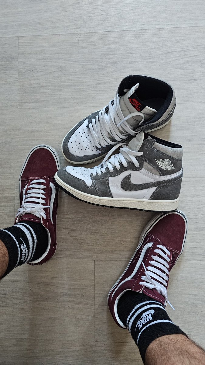 Morgan2395X's tweet photo. Today Vans, later Nike 🤭 and maybe put something inside 😏💦 https://t.co/tbH37Vy2y3