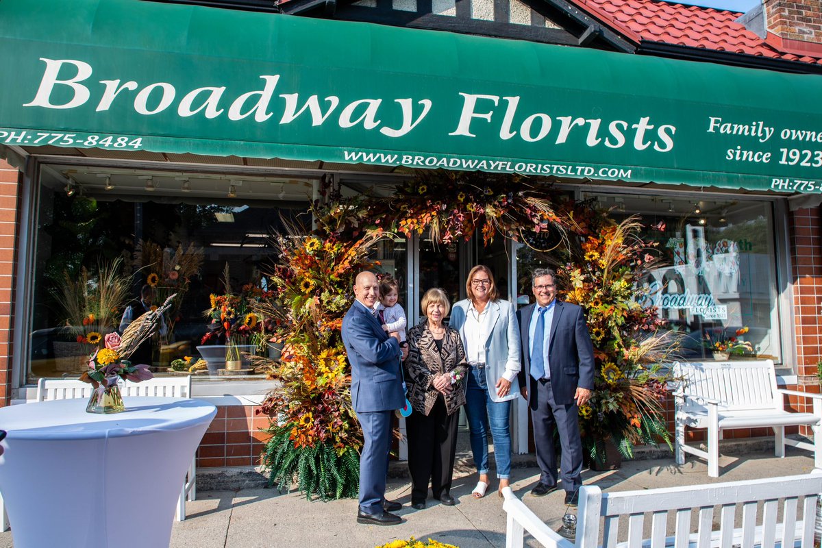 Congrats to the Cholakis family on celebrating 100 years of spreading love, joy, and beauty in #Winnipeg with Broadway Florists! 💐🌸

Thank you Costa, Ernie, and Cathy for having me for this wonderful milestone.