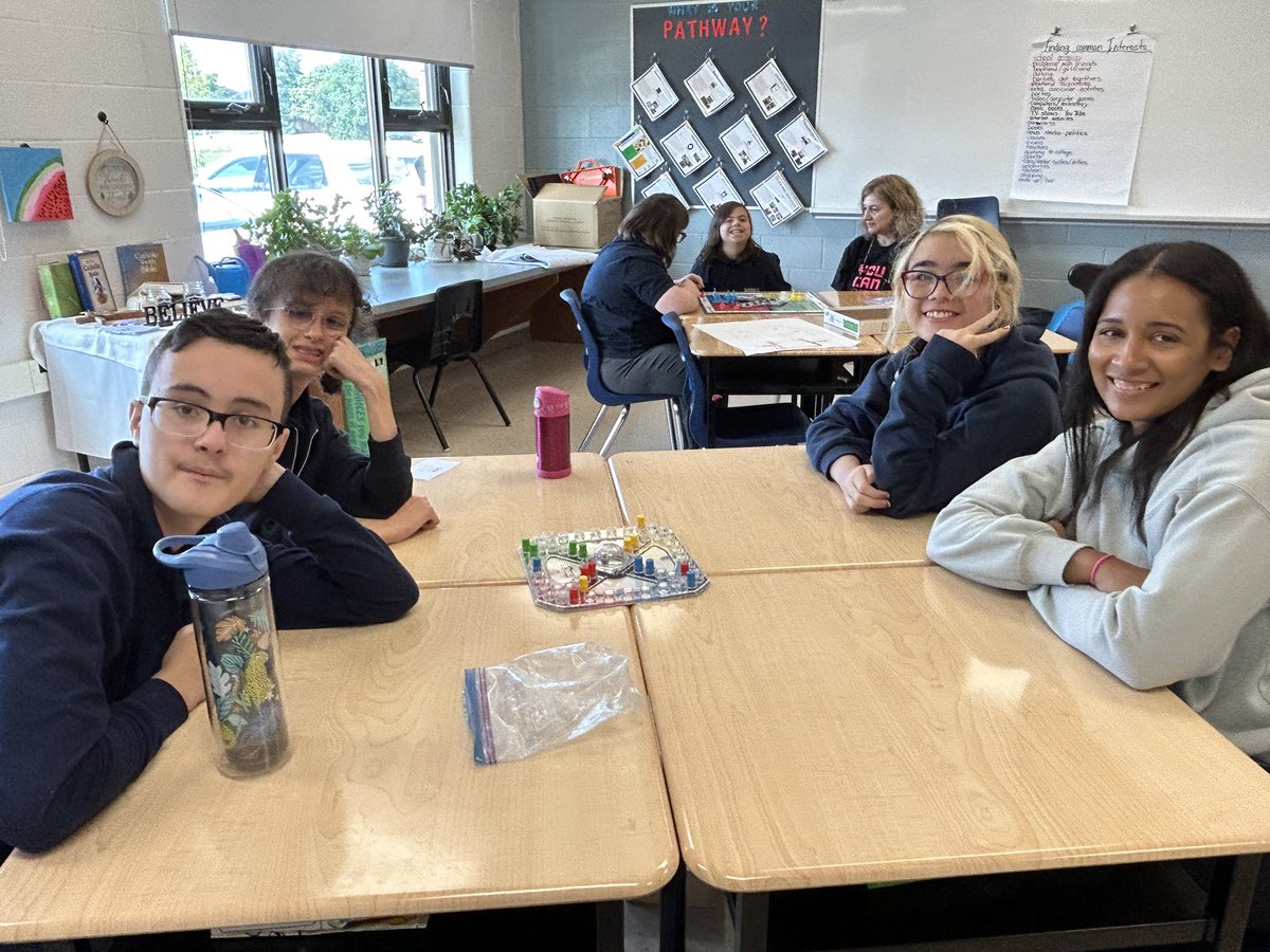 CondelloMrs's tweet photo. @LoyolaHawksOak working on PEERs #commoninterests #twowayconversations #gamesday! #funfriday https://t.co/z3pynQMCzb