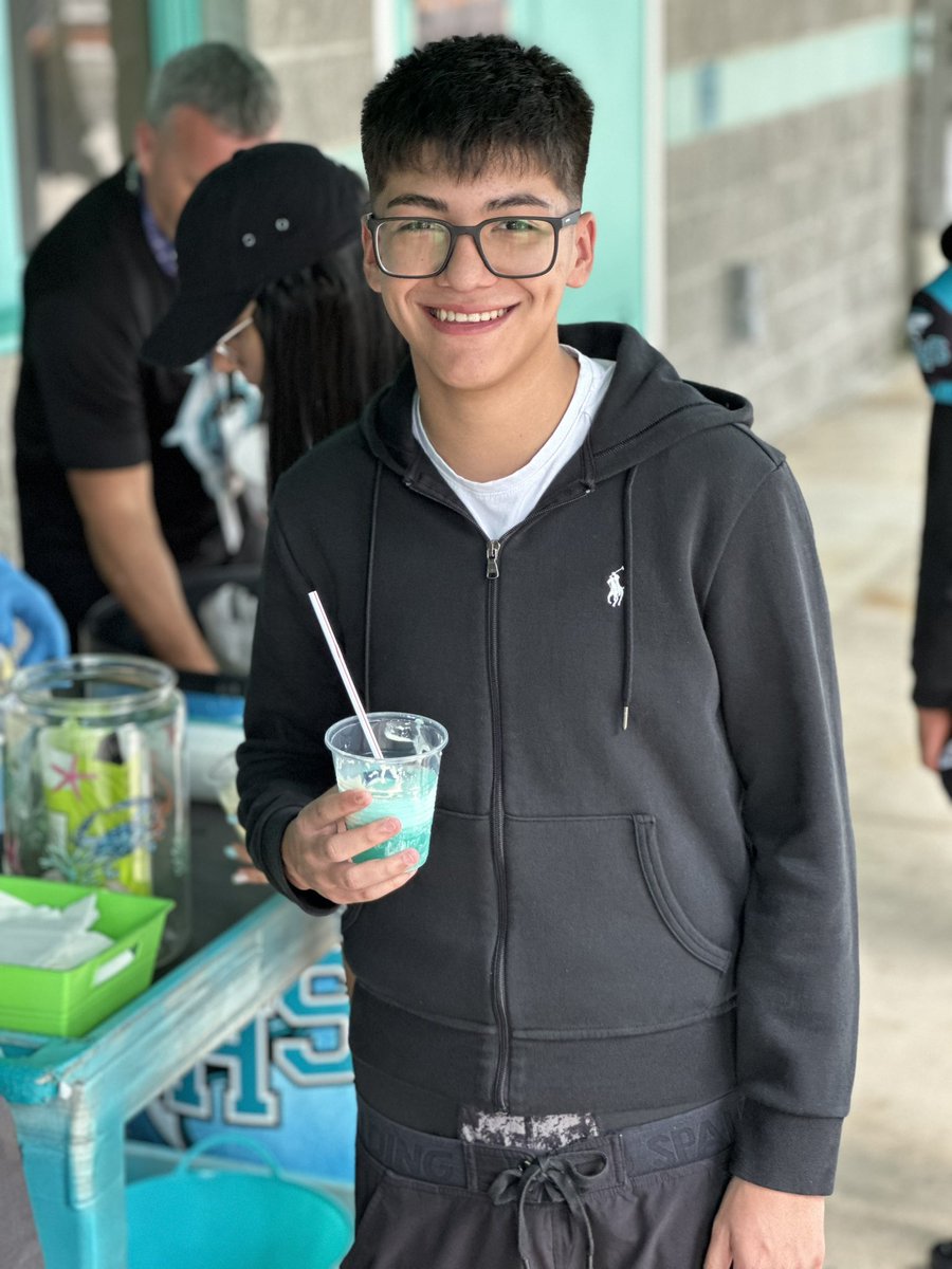 Sharks are rewarded for being Present, Prepared and Proud 🙌🏻🦈🙌🏻

Today they enjoyed Shark Floats!