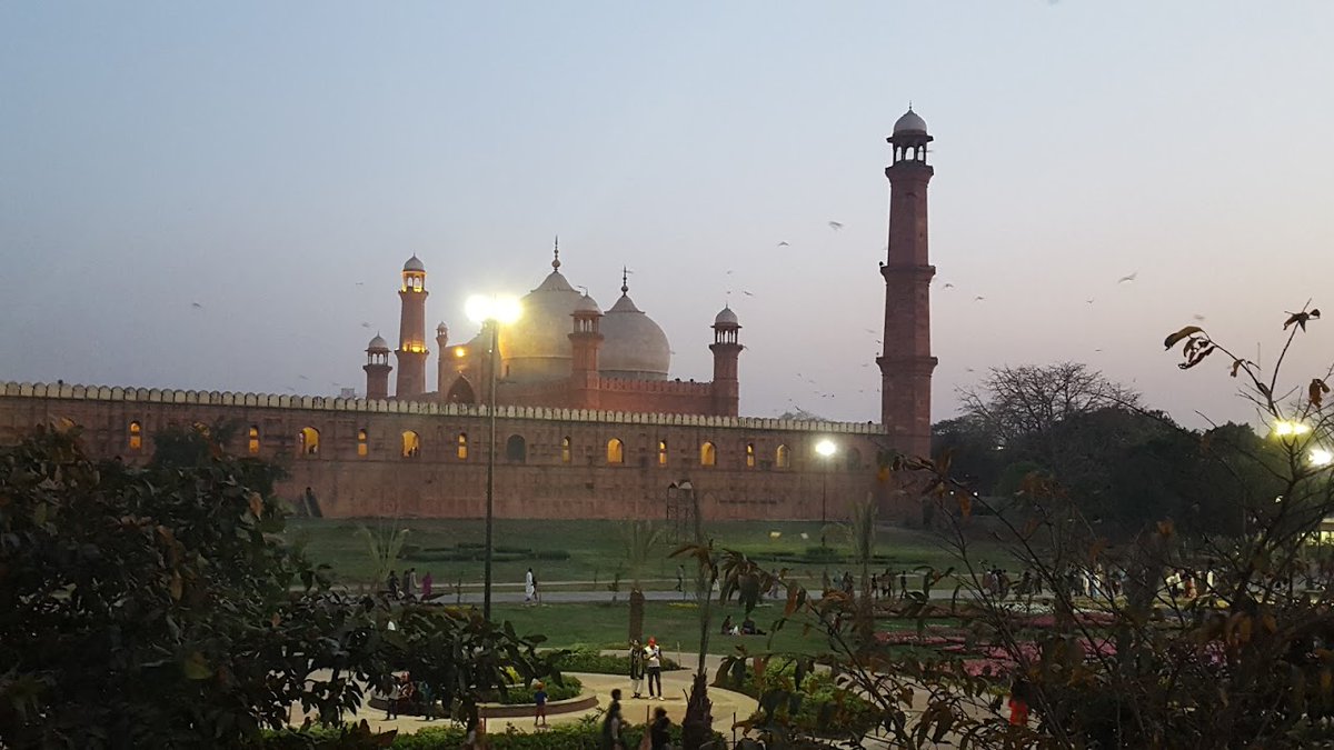 Sallah_kr's tweet photo. Greater Iqbal Park - #Lahore https://t.co/P0jJSBDftT