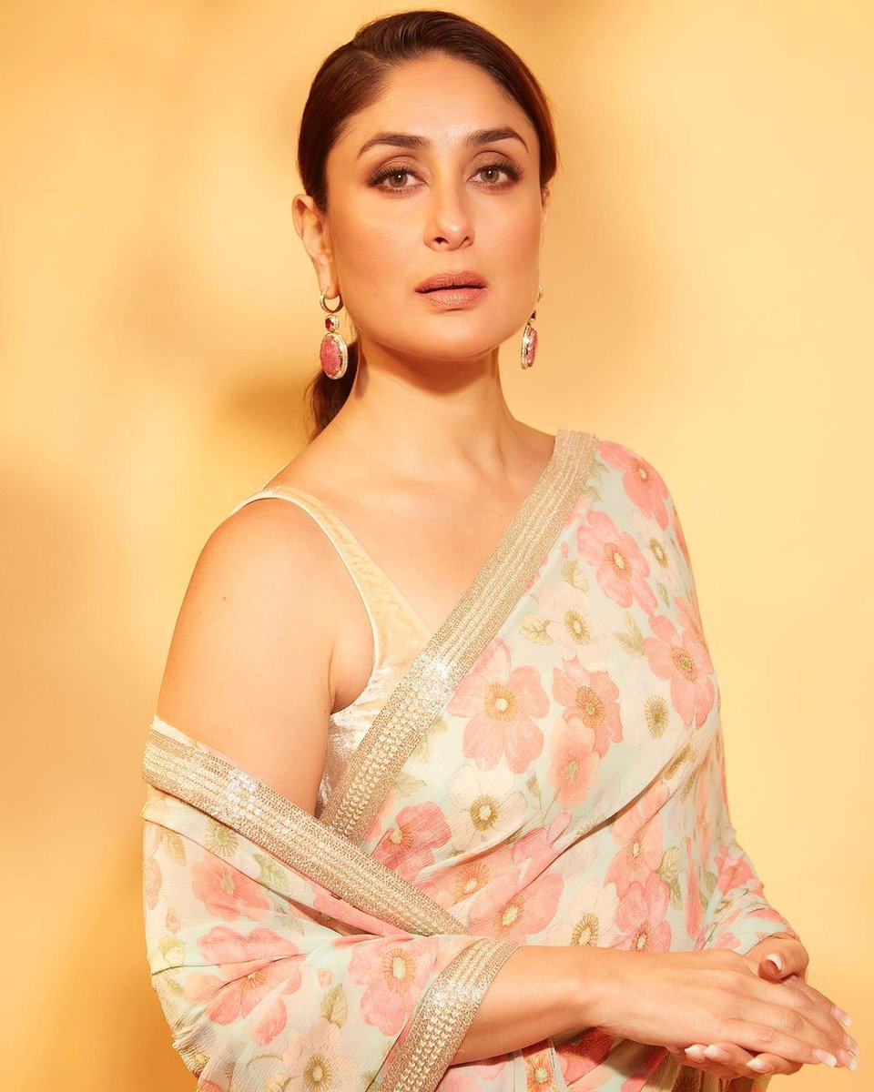 KareenaUpdates's tweet photo. Kareena for her interview with @FilmCompanion! https://t.co/jmNbYTjafr