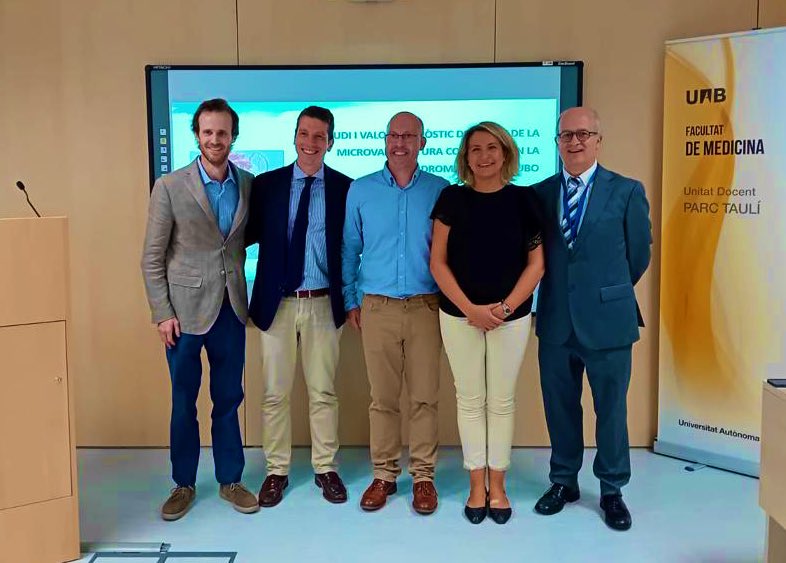 j_alvarezgarcia's tweet photo. Defensa impecable de tesis de @JordiSr1981 

Un honor haber compartido contigo estos años en Barcelona-NYC-DC-Madrid y aprender juntos del #Takotsubo 

¡Enhorabuena Doc! #PhD #phdlife https://t.co/ikiMzHdOlb