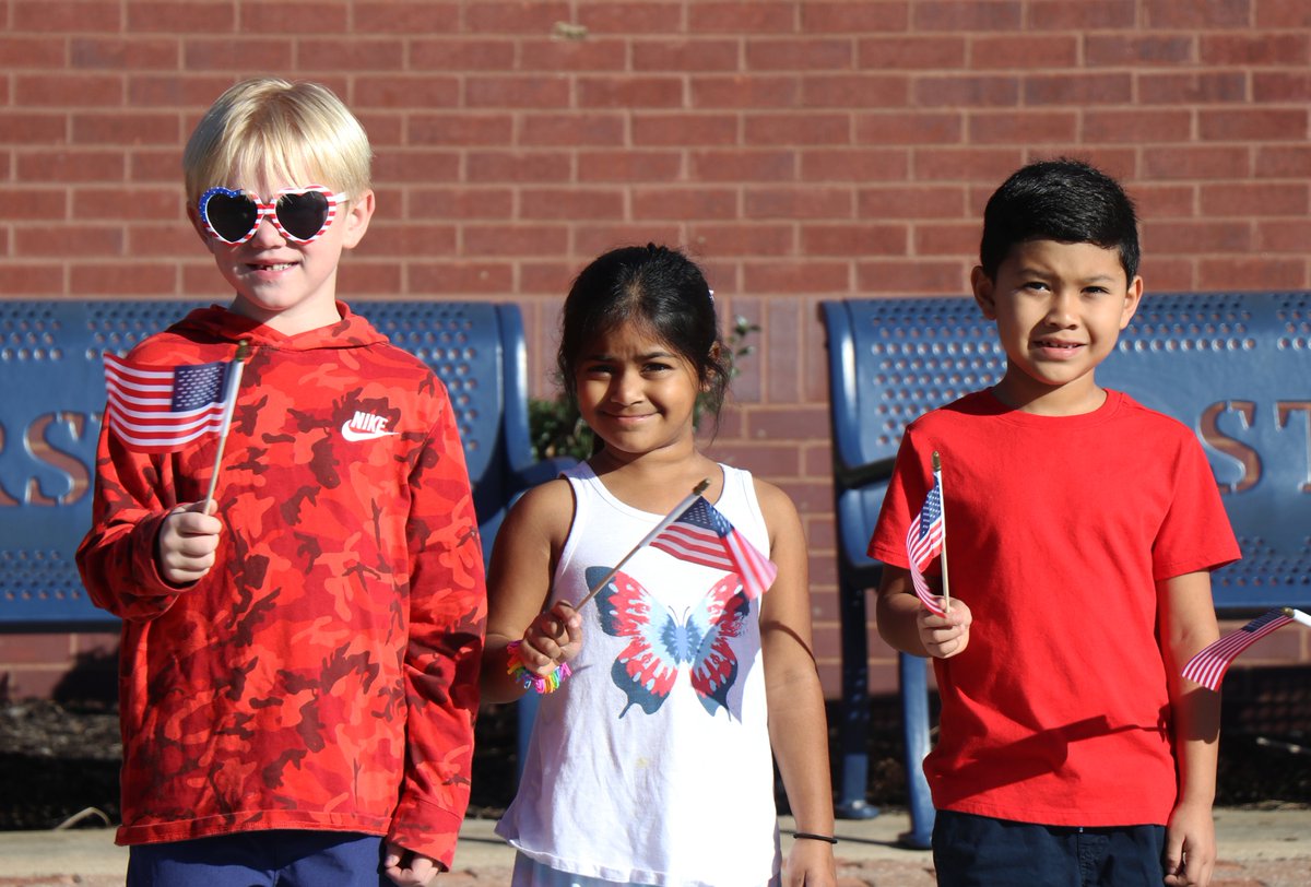 rockwoodschools's tweet photo. This morning, Wild Horse Elementary hosted a Patriot Day breakfast and parade to show appreciation for our community first responders! #ForwardwithCommunity https://t.co/kiGrJ4dUQP