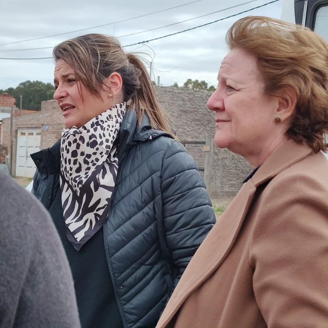 marisapigna's tweet photo. En una jornada insterinstitucional con la #SecretariaDeSalud del @municipiobahia estuvimos en Más Barrios realizando asesoramiento y consultoría en distintas áreas como accesibilidad, género, servicio social, entre otros. https://t.co/d9ygi07T58