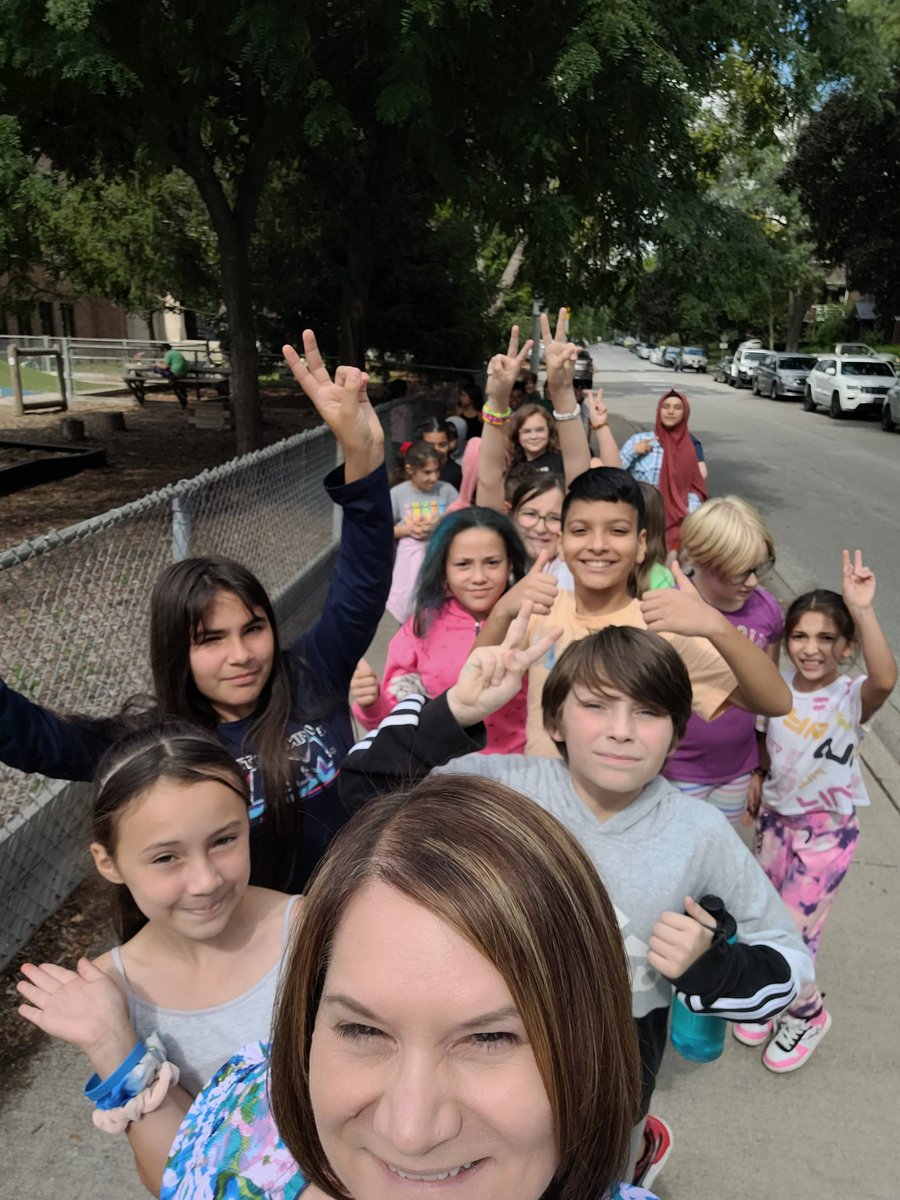 45SQueenVic's tweet photo. Great day for our Terry Fox walk! @QVPSVikings https://t.co/SZ6rGH4GBP