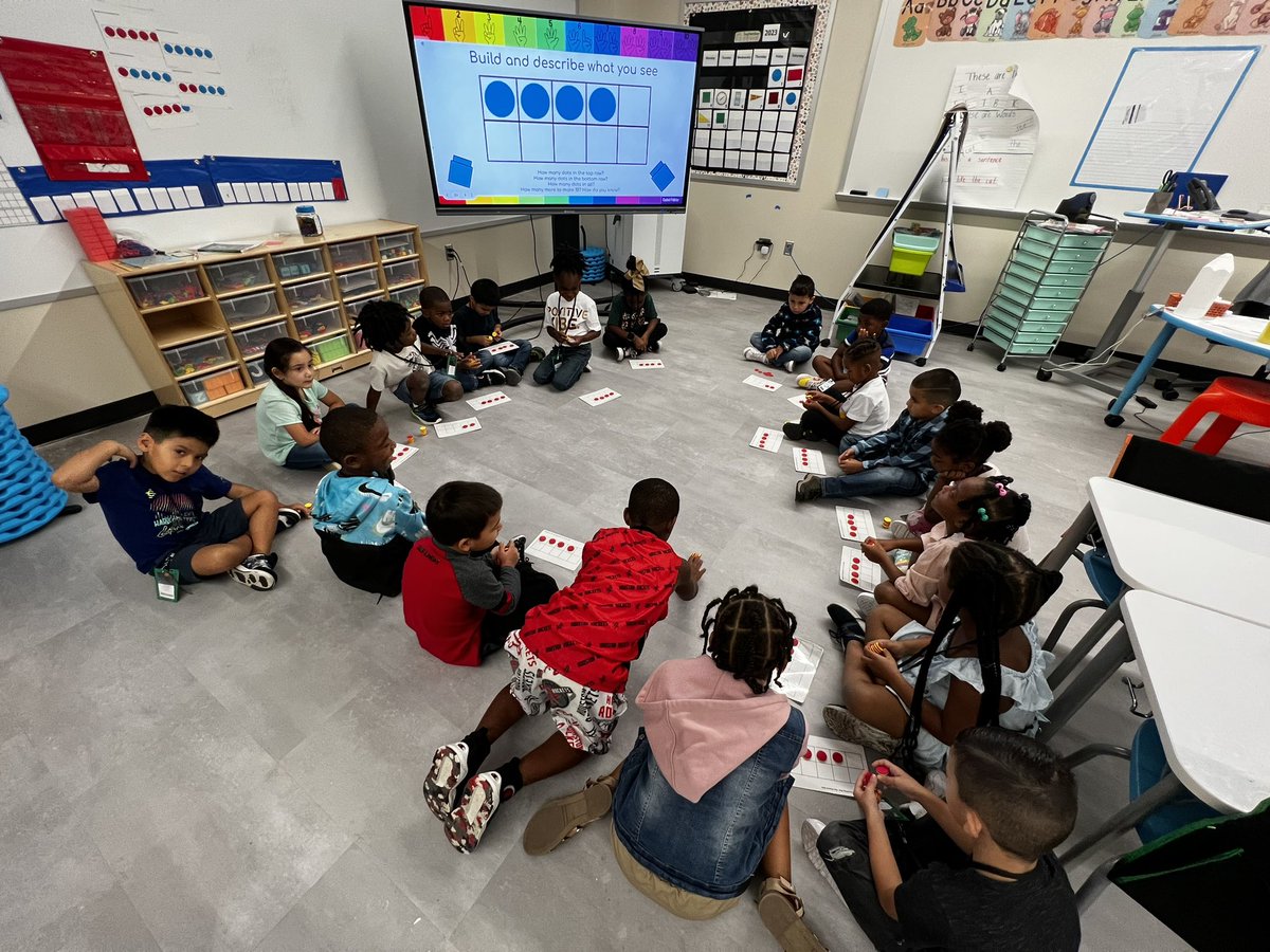 MsMinor_NBE's tweet photo. We love math time 😎
#explorers #northbendelementary 
#NBE #kindergarten #kinder 
@HumbleISD_NBE https://t.co/AHXKosipCi