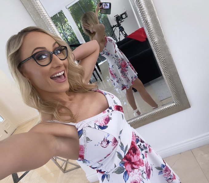 Cum tell mommy she&rsquo;s pretty 😘🥰🤓  https://t.co/QBatfBLf8G https://t.co/spVbp8Y5ND  https://t.co/41wkiIGRhl<a href="/tag/freckles"class="tags"><span>#freckles</span></a><a href="/tag/cutemilf"class="tags"><span>#cutemilf</span></a>