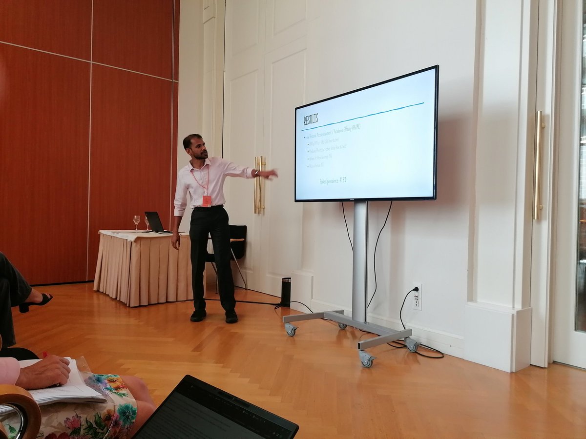 The 'Post Covid' session this afternoon kicked off with Amit Abraham's presenting a systematic review and meta analysis of prevalence of burnout among university students during the pandemic. #ECMH2023