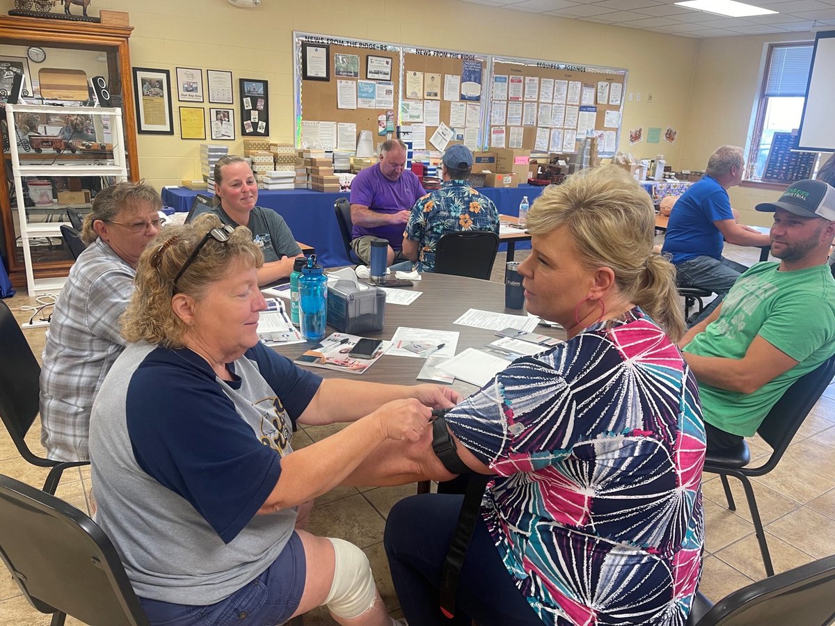 MapleRidgeFarms's tweet photo. Several Ridgers attended a hands-on First Aid/CPR training class led by NTC Workforce Training + Professional Development. They learned important knowledge and gained confidence to help others during a medical emergency. Stay safe, friends! π«Ά
#EmployeeExperience #promofam https://t.co/IeZxJoTagJ
