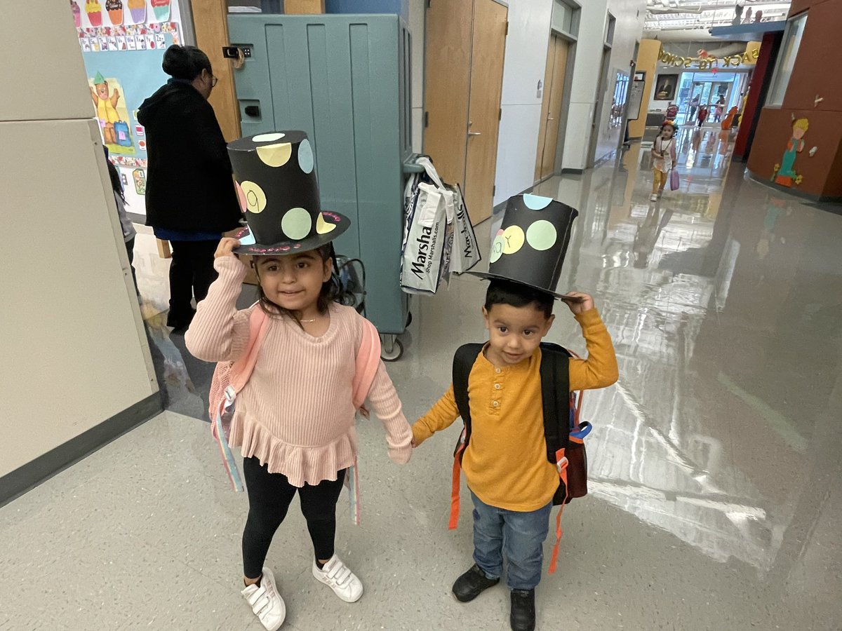 CounselorLuz's tweet photo. #InternationalDotDay celebration @FariasECC! We believe in ourselves and we are “Making our MARK!” @HISDSEL @HISD_ACC https://t.co/VigpAswnMB